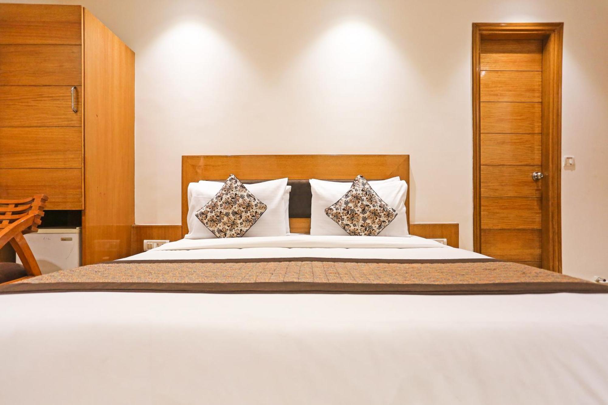 Hotel Silky Palace Near Igi Airportt New Delhi Exterior foto