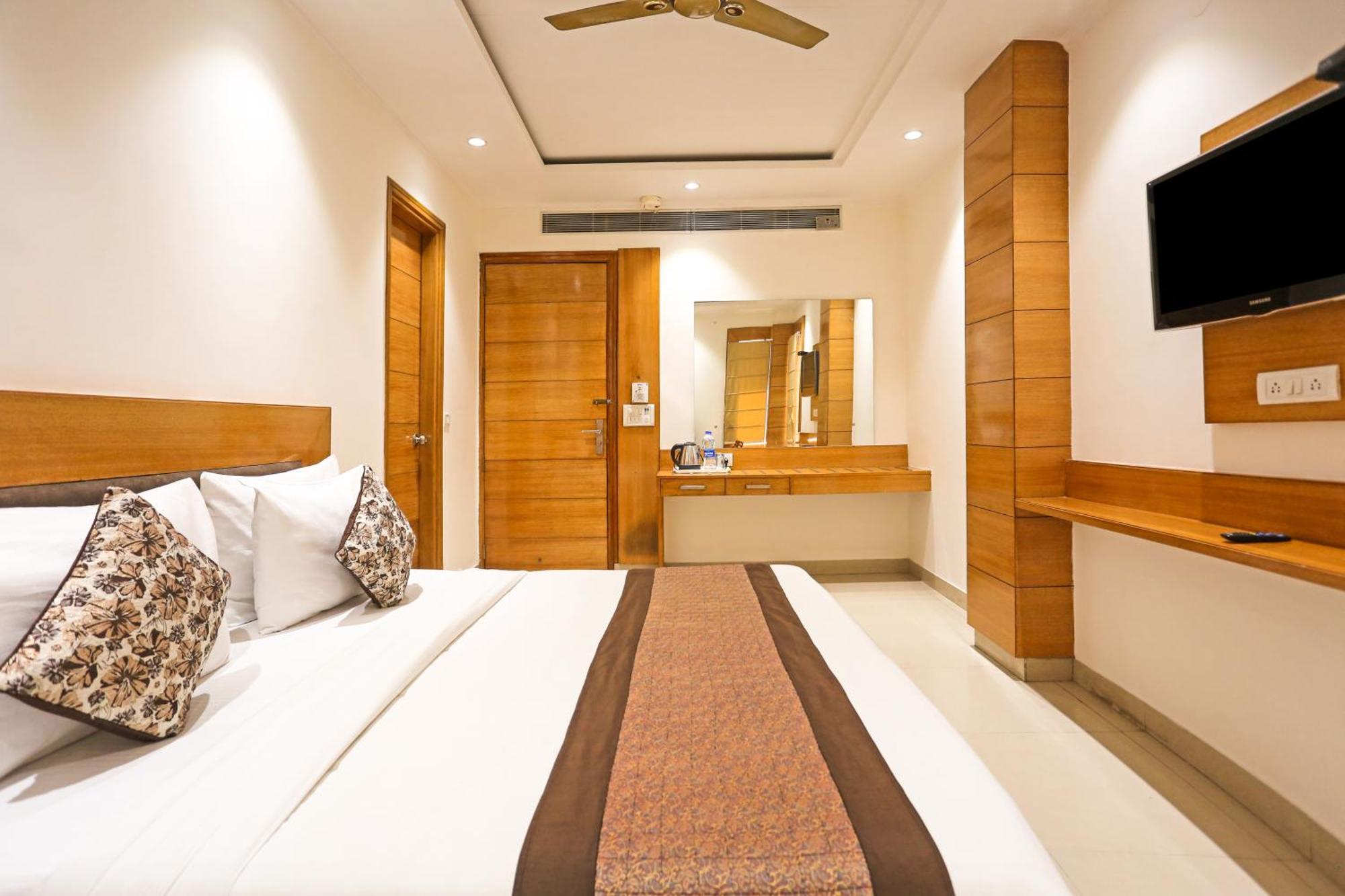 Hotel Silky Palace Near Igi Airportt New Delhi Exterior foto